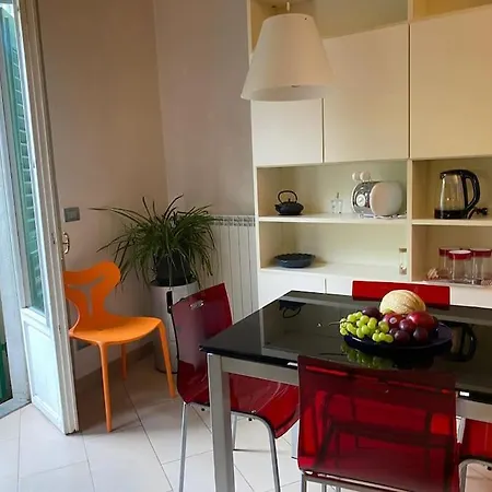 The Florentine House, Spontini 60 *
